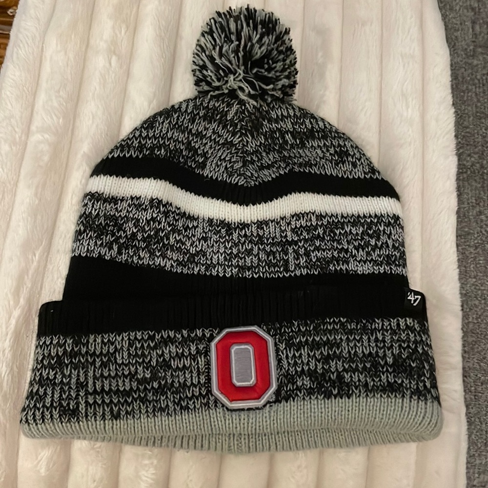 LIKE NEW The Ohio State Knit Hat - Perfect for Cold Games!